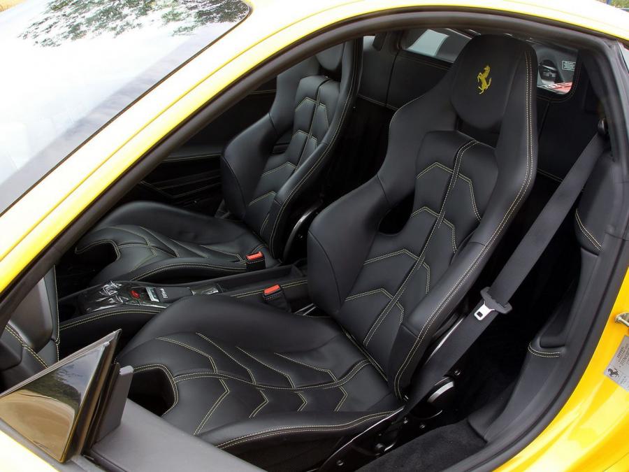  Ferrari 458 Italia 2009 года  (UK) (фото 17 из 21)